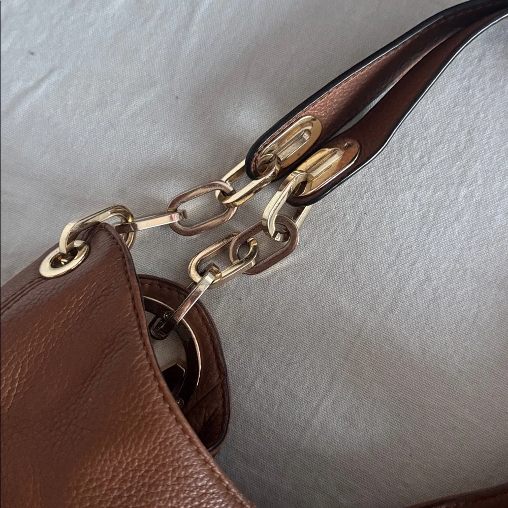 Michael Kors Brown Pebbled Leather Multi-Pocket Shoulder Bag. Gold hardware. - Picture 4 of 14